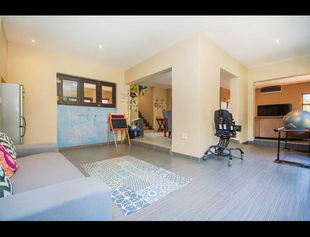3 BEDROOM HOUSE FOR SALE IN NORTH RIDING
